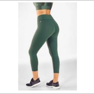 Fabletics Mid-Rise PowerHold® Capri XXL